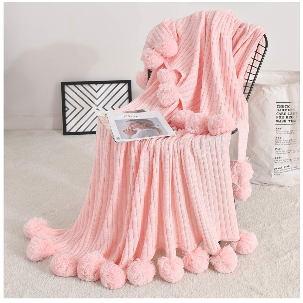 Pom Pom blanket